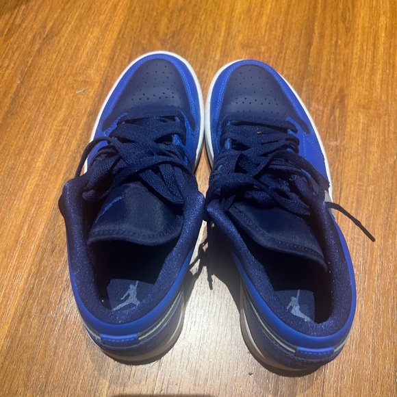 Snickers - Picture 3 of 5